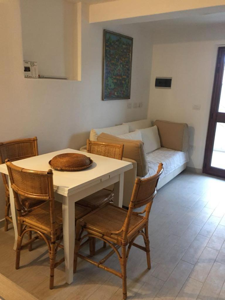 Blue Portrait House Apartment Golfo Aranci Ngoại thất bức ảnh
