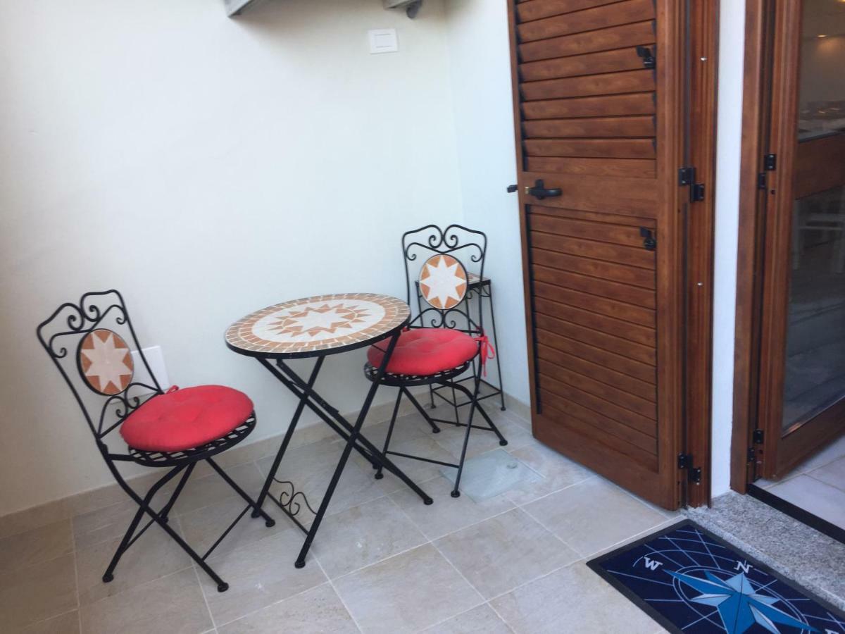 Blue Portrait House Apartment Golfo Aranci Ngoại thất bức ảnh