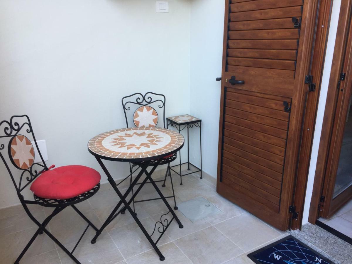 Blue Portrait House Apartment Golfo Aranci Ngoại thất bức ảnh
