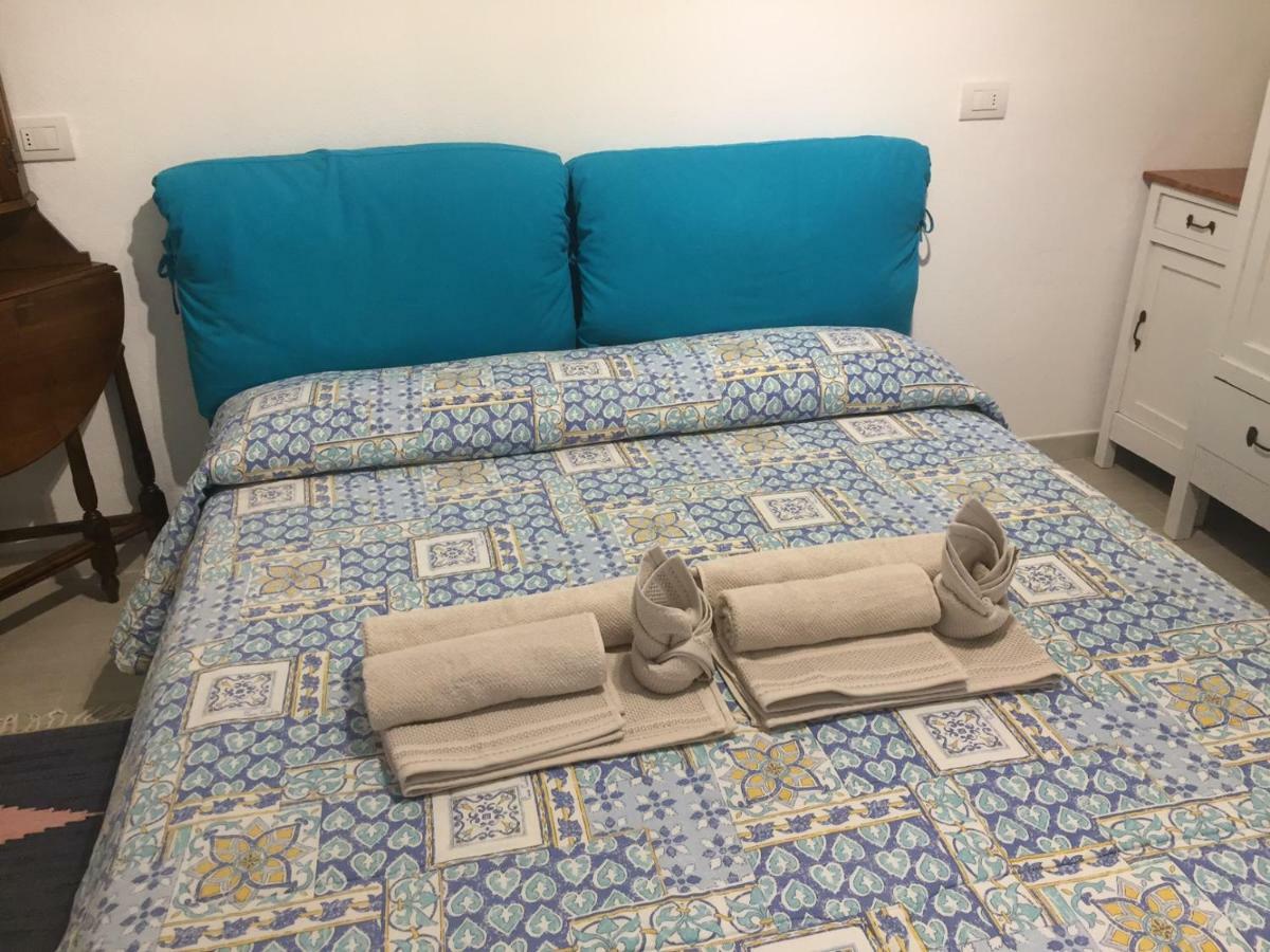 Blue Portrait House Apartment Golfo Aranci Ngoại thất bức ảnh