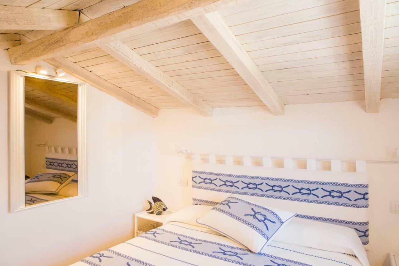 Blue Portrait House Apartment Golfo Aranci Ngoại thất bức ảnh