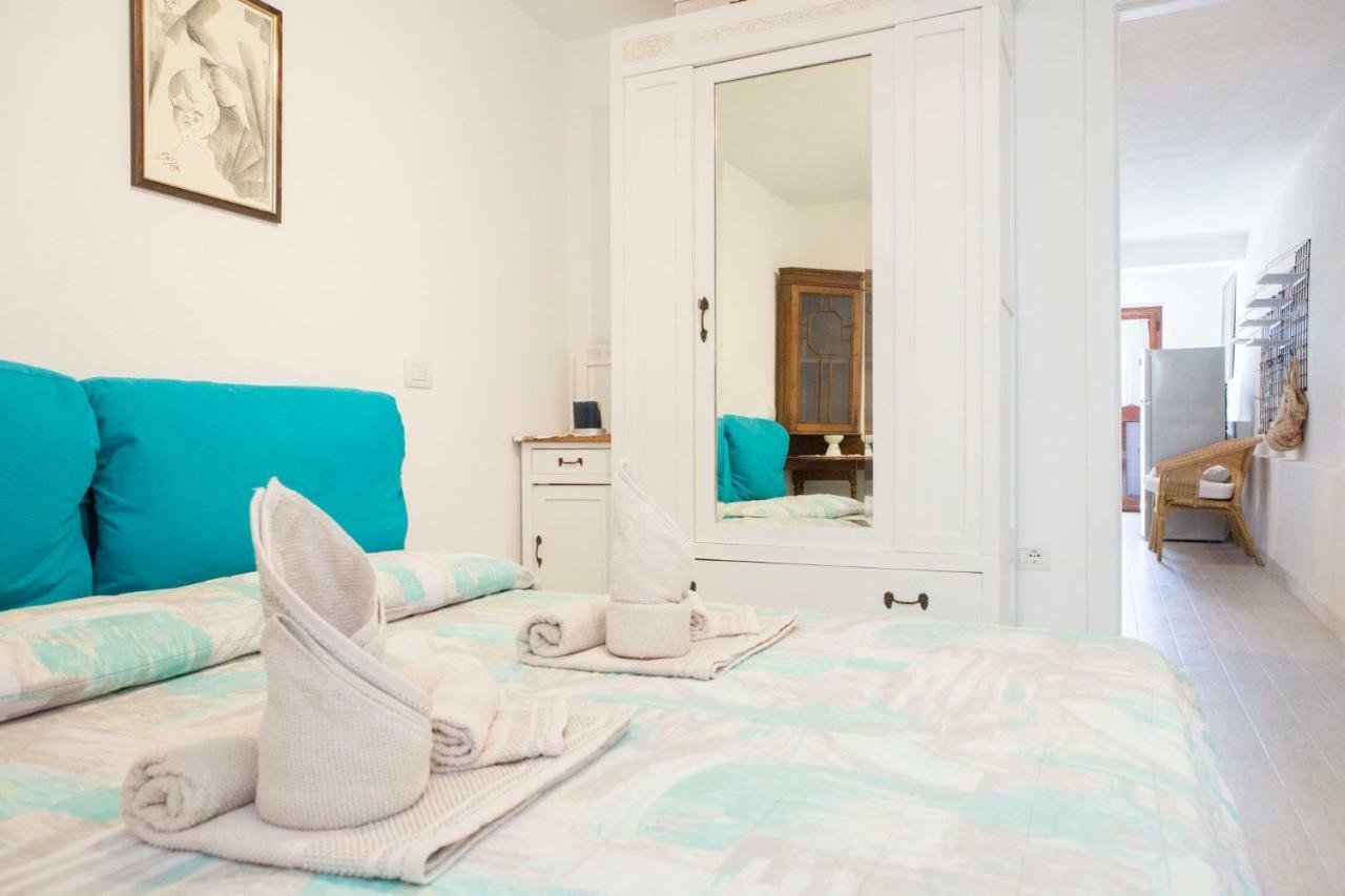 Blue Portrait House Apartment Golfo Aranci Ngoại thất bức ảnh